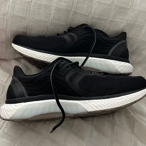 Saucony Hurricane 23